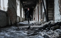 Съёмки второй серии сериала "Ловушка для китов". Екатеринбург, старый дом, заброшенная больница, развалины, руины, подросток, происшествие, неприятности