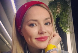Актриса стала ведущей шоу