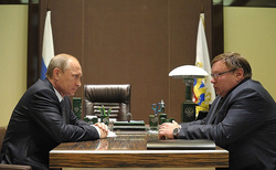 Коньков (справа) ушел в отставку