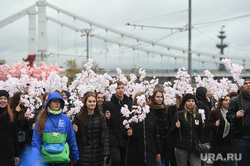 Парад-карнавал участников Всемирного фестиваля молодежи и студентов. Москва, шествие