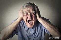 Клипарт depositphotos.com, Разгневанный дед, злой пенсионер, кричащий старик