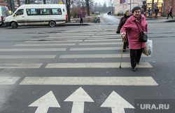 Клипарт. Санкт-Петербург., пенсионерка, пешеходный переход, бабушка
