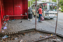Автобусная остановка. Курган, мусор, пазик, автобус, остановочный комплекс 2городская больница
