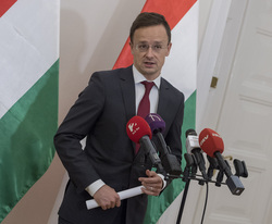 Глава венгерского МИД отметил, что интеграция Украины невозможна из-за скандального закона