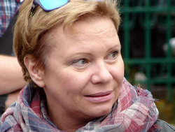 Ксения Ларина ранее жестко раскритиковала Соловьева в соцсетях