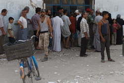В результате взрыва погибли и ранены десятки мирных граждан