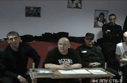 Юрий Серебренников (в футболке) в колонии снимает фильмы