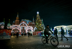 Предновогодняя Москва. Иллюминация. Москва, елка, велосипедист, город москва, вечерняя москва, новый год