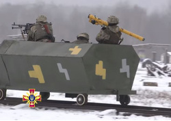 На учениях украинские военные передвигались в вагонетке