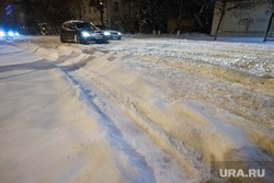 Снег и не расчищенные дороги. Тюмень, снег на дорогах