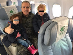 Представитель Кадырова прилетел в Москву с двумя девочкам из Ирака