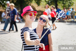 День города. Екатеринбургу 293, шляпа, солнечные очки, улыбки, лето, девушки, селфи палка