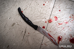 Клипарт depositphotos.com, нож в крови, окровавленный нож, пятна крови, капли крови, убийство, кровь на полу