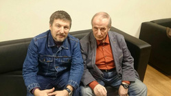 Олег Хараськин (слева) рад знакомству с Михаилом Веллером