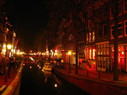 В Квартале красных фонарей в Амстердаме вводятся новые правила