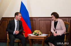 Премьер Медведев пообещал помощь в строительстве спорткомплекса в ХМАО. Его возведут в память о погибших детях