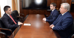 Дмитрий Кобылкин представил мэру Костогризу нового заместителя из «Газпрома»