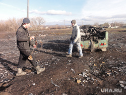 Место крушения малайзийского Боинга. Донецк. ДНР. Украина, осколки, авиакатастрофа, катастрофа, место крушения, малазийский боинг, падение самолета