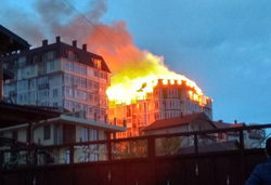 Пожарные эвакуировали из здания 50 человек