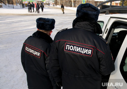 Митинг против сокращения врачей и закрытия отделений в районной больнице. Село Уинское. Пермский край 