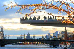 Зимняя Москва, город москва, кремль, иллюминация, ночной город, зарядье, большой москворецкий мост, москва-река