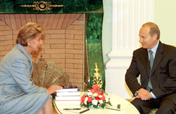 Элен Каррер д’Анкосс на встрече с Владимиром Путиным (1 октября 2000)