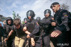 Несанкционированный митинг "Он нам не царь" на Пушкинской площади. Москва, протестующие, пушкинская площадь, митинг, винтилово, полицейские, задержание