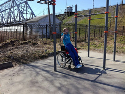 В Архангельске девушка-колясочница не смогла попасть на стадион