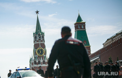 Первомайская демонстрация профсоюзов на Красной площади. Москва, машина дпс, дубинка, оцепление, красная площадь