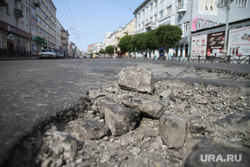 Косяки на дорогах к приезду Путина. Екатеринбург, яма, разбитая дорога, груда камней