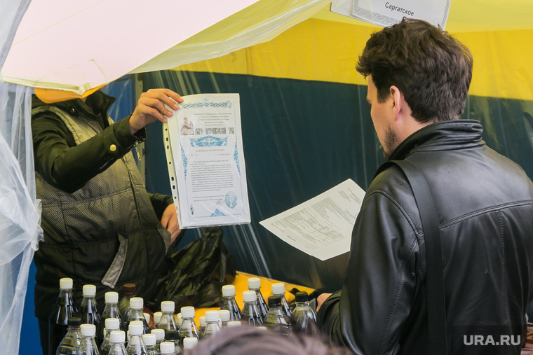 Продажа алкоголя на православной ярмарке. Курган, продажа алкоголя, вино, алкоголь, достовалов стас, сертификат на алкоголь, контрольная проверка