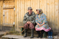 Ханты. Сургутский район, ханты, коренные народы, пожилая пара, кмнс