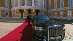 Первый «выход в свет» лимузина из проекта «Кортеж» состоялся в день инаугурации Владимира Путина