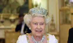 Лорд является двоюродным братом британской королевы Елизаветы II