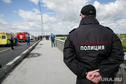 «Самоубийца» на мосту. Тюмень
, мост, полиция, оцепление