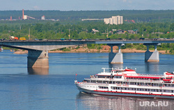 Виды города. Пермь, мост, река кама, пароход