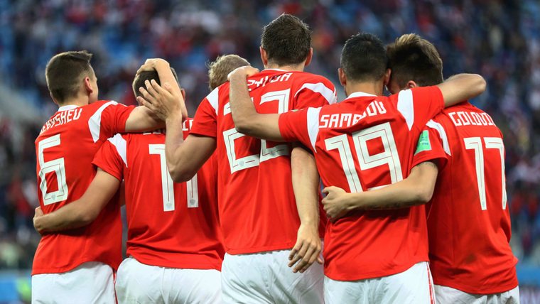 Российская сборная впервые в истории вышла в плей-офф чемпионата мира по футболу