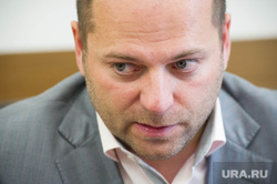 Свердловскому депутату не удается восстановить свою репутацию. В августе снова суд и скандалы