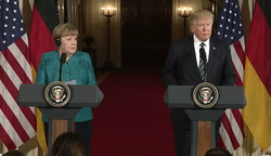 Глава США исполнил такую выходку после того, как Меркель и Трюдо пытались надавить на него, чтобы он подписал коммюнике