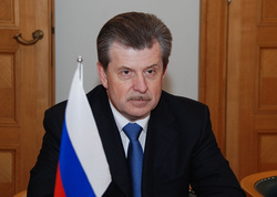 С 2000 по 2007 годы Вахруков был заместителем полпреда президента в УрФО