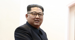 Болельщики фотографировались с двойником северокорейского лидера (архивное фото)