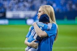 Жена футболиста Кержакова уже долгое время не видела своего годовалого сына