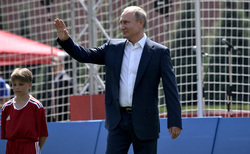 Путин назвал тактику российских футболистов более верной