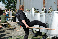 Бунт в колонии ГУФСИН (Архив 2007). Челябинск, щит, бунт заключенных