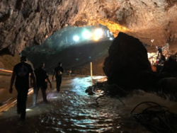 Спор начался из-за спасательной операции в пещере Таиланда