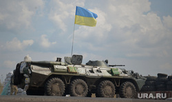 Последствия АТО и украинские блокпосты в Краматорске. Украина, военная техника, украинские войска, флаг