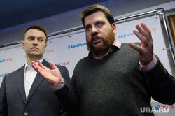 Начальник штаба Навального едет учиться в «логово революционеров» в США. ВИДЕО