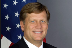 Майкл Макфол занимал пост посла США в РФ два года — с 2012 по 2014 г.