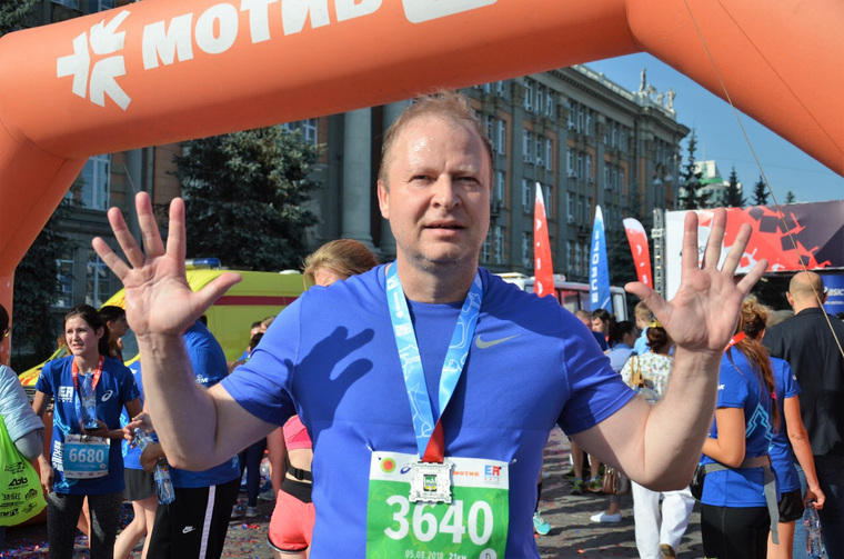 Виктор Шептий награжден за покорение марафона