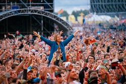 На фестиваль «Нашествие» любители рок-музыки приезжают тысячами